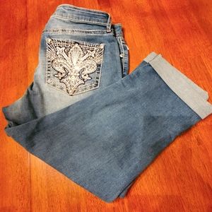 Capri Apt 9 Jeans Blingy Pockets
NWT
